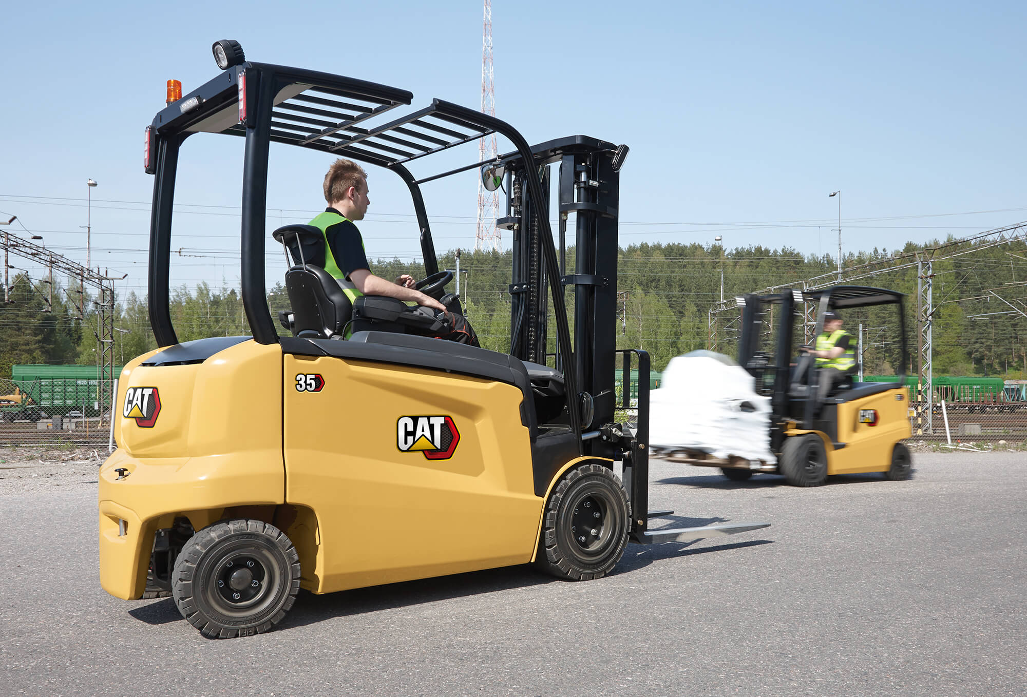 Cat® Lift Trucks EAME  Forklift Trucks & Warehouse Equipment