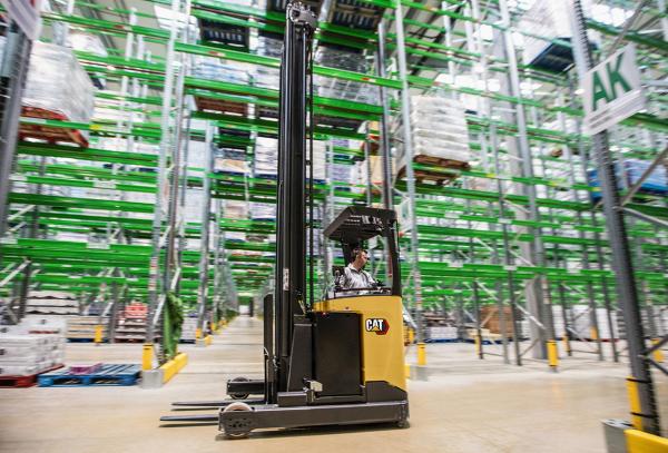 high-performance reach trucks