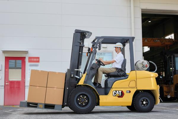 Gas powered GP25 AME lift truck