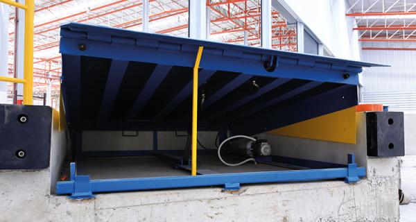 KEY HAZARD: Gradient between vehicle loading floor and dock