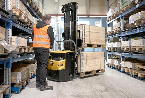 How to choose a stacker - an essential part of your warehouse equipment ...