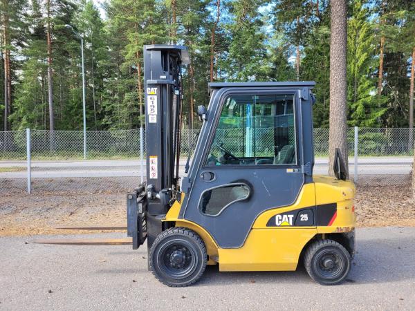 Cat DP25N Used truck manufactured 2018