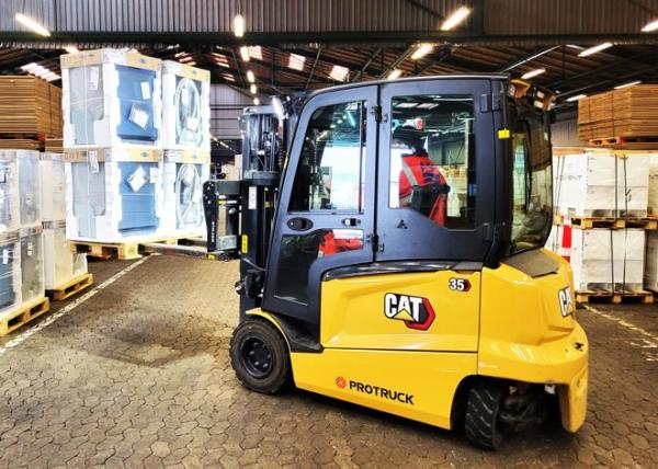 Cat EP35 electric forklift ProTruck