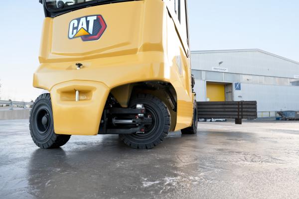 Cat electric forklift on slippery surface