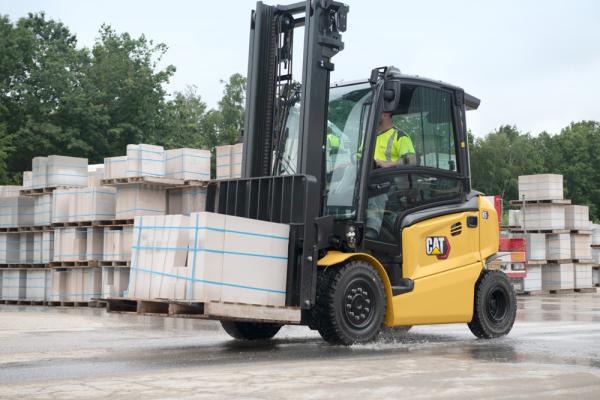 energy-efficient – and quiet forklift trucks EP40-55CNH