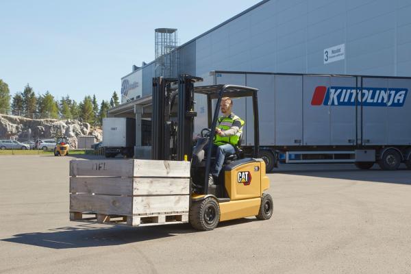 Compact electric forklift