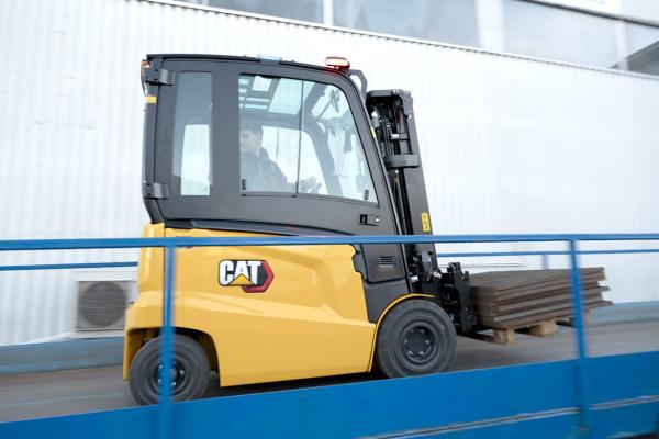 electric forklift EP25