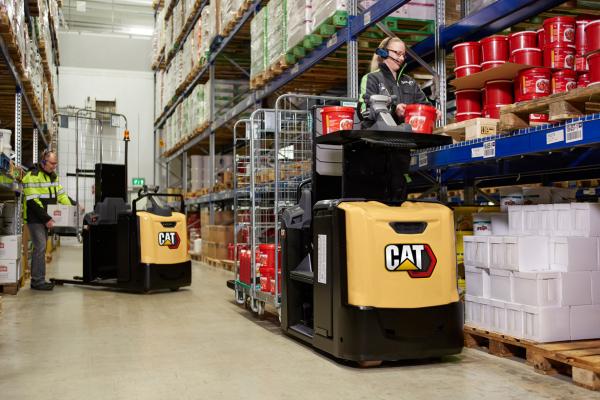 Cat low level order pickers