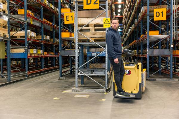 Heavy duty pallet trucks