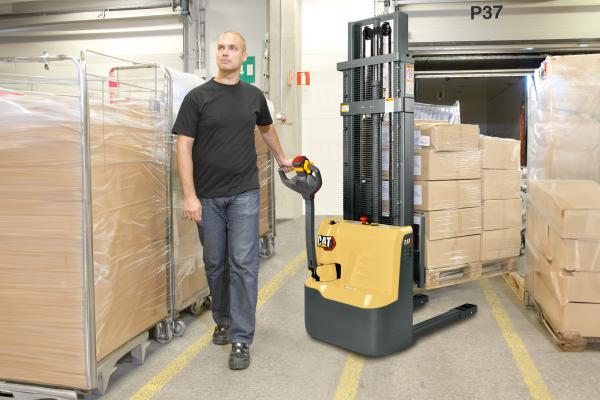 NSP12QLDI compact pedestrian stacker (duplex mast)