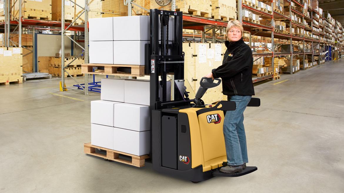 Double pallet handler
