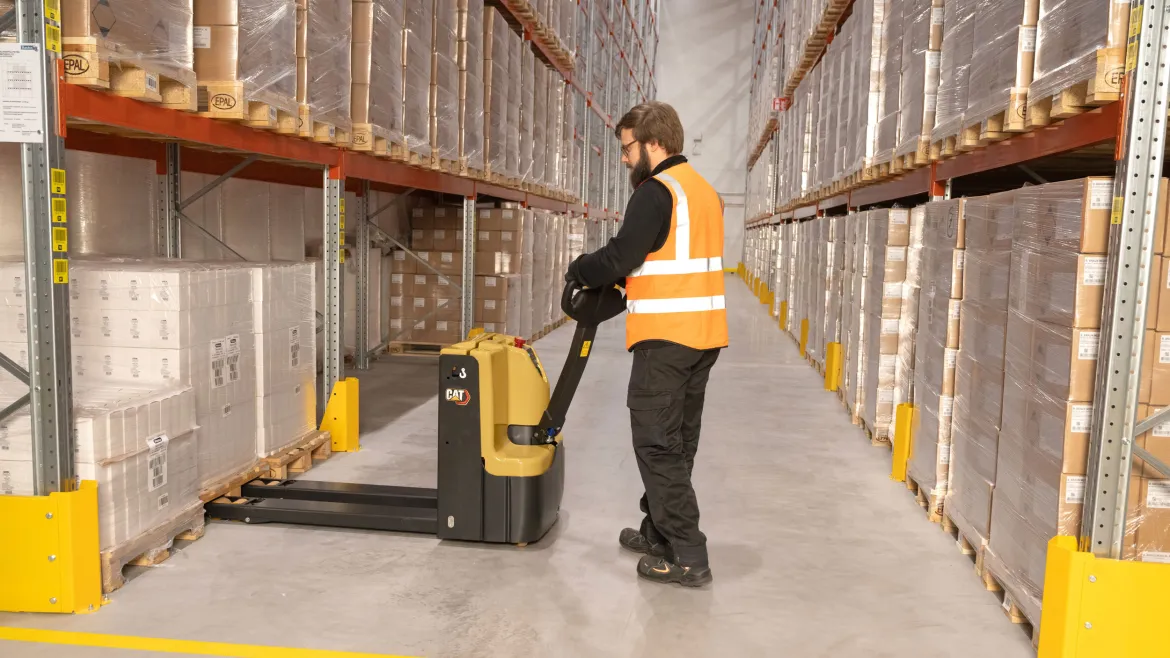 Cat NPP20Q2L EQ Line pedestrian power pallet truck