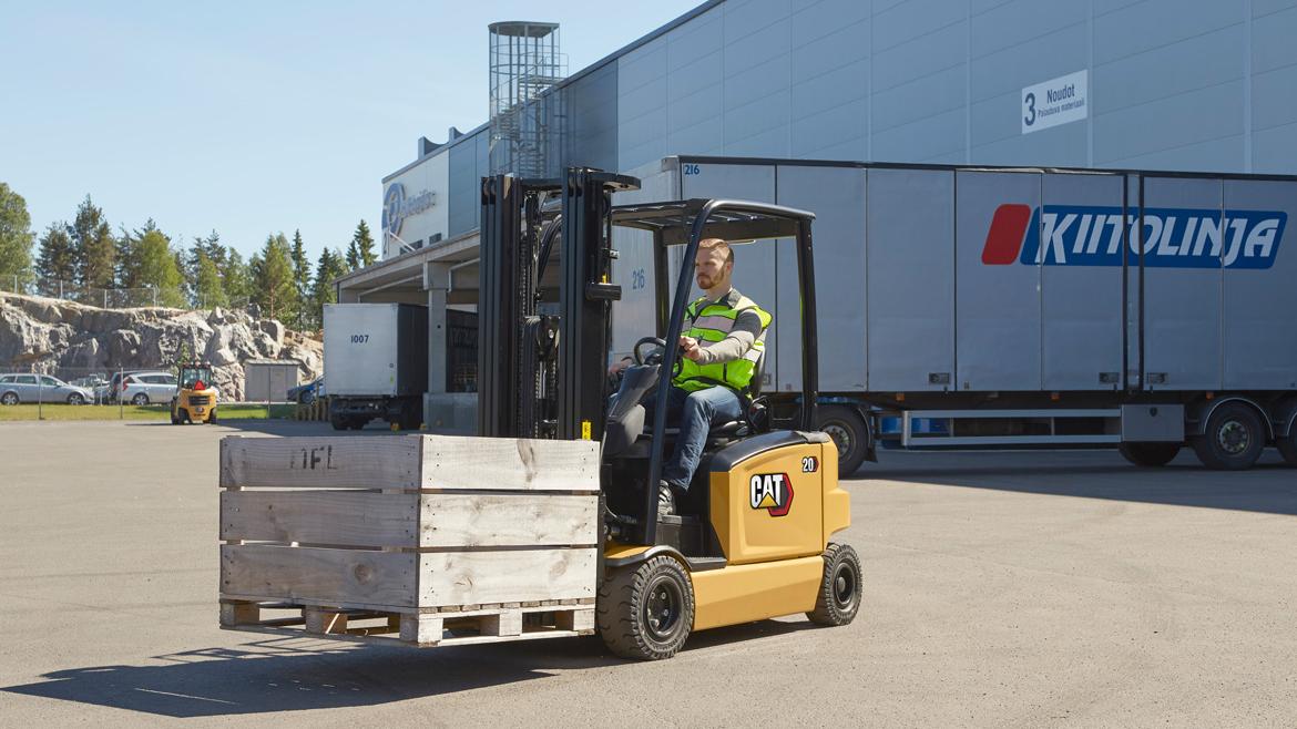 Compact electric forklift
