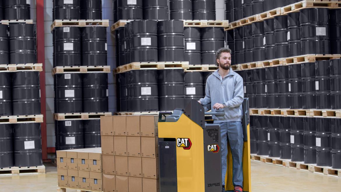 Cat Stand-in power pallet truck