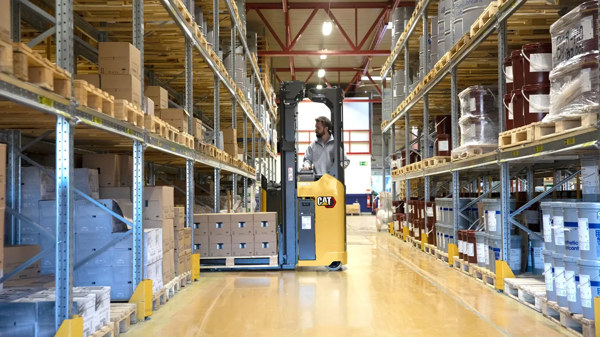 NSR12-20N2(I) Cat Lift Trucks stand-in stacker
