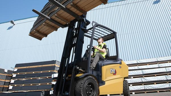 Cat high capacity electric forklift