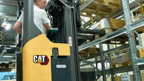 Stand-in stacker NSR12N2TF with telescopic forks from Cat® Lift Trucks