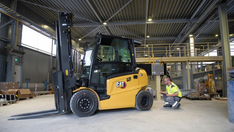forklift daily and pre-shift lift truck checks