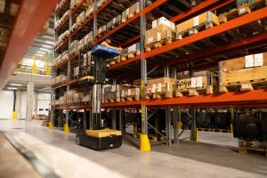 Cat MNO038Q2 mini order picker