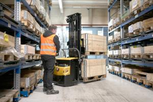 Cat NSP10-16N3S (R)(I)(S) pedestrian stacker