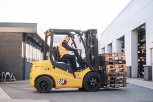 EP16-35Q(L) electric forklifts Cat EQ Line 4-wheel