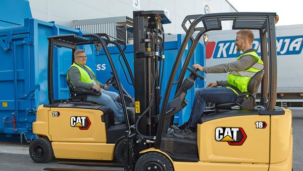 chariots élévateurs électriques à contrepoids 48V Cat®