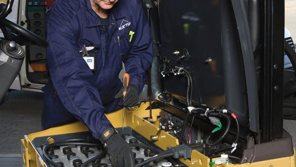 Forklift battery charging