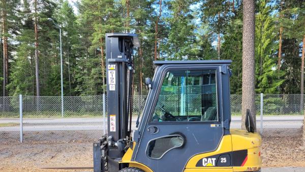 Cat DP25N Used truck manufactured 2018