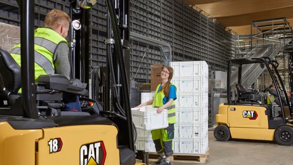 cat electric forklift EP18