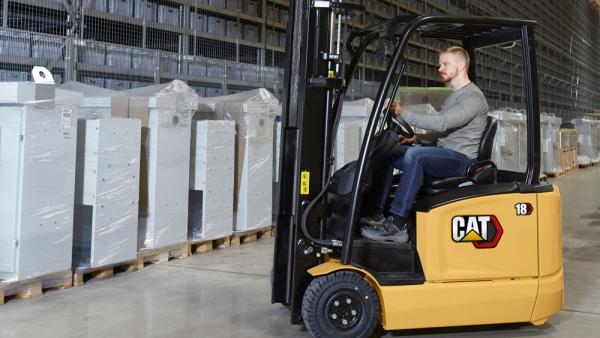 EP18 electric 3 wheel Cat forklift