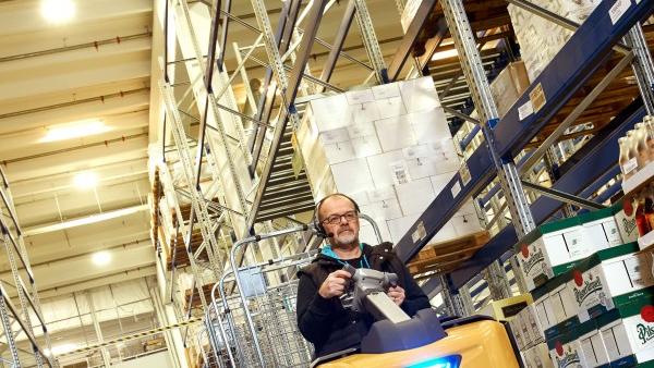 Low Level Order Picker
