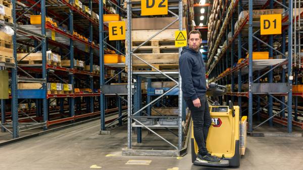 Heavy duty pallet trucks